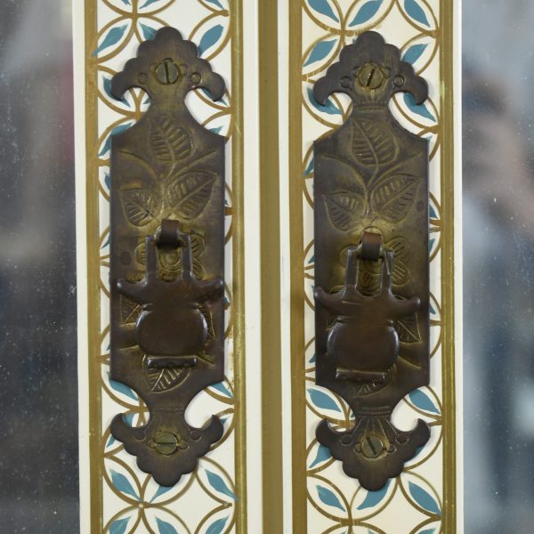 Chinoiserie Pagoda White Cabinet