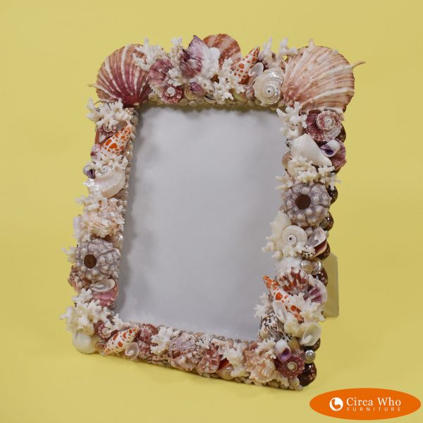Frame made of sea shells and corals
